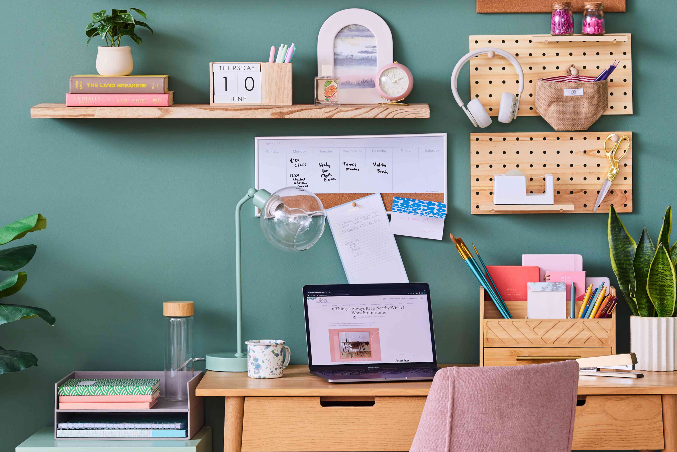 8 tips for organizing your workspace