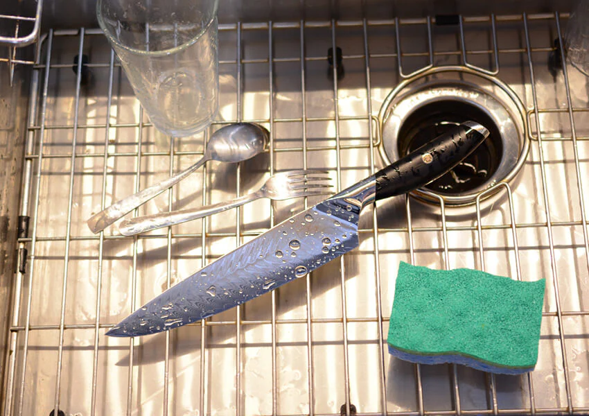 Know when to wash your dirty knives to keep it clean and sharp